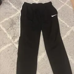 Nike ブラック ジャージパンツ サイドジッパー付き