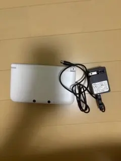 n*a様 ニンテンドー3DS LL ホワイト 本体・充電器セット