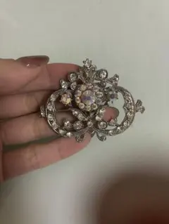 シルバークリスタルブローチ
