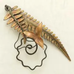 個性的　ブローチ　ペンダントトップ　アンティーク？