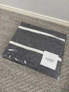 【新品未使用】emmiエミ emmi atleierストール ブランケット