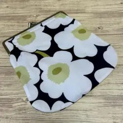 セール❗️新品未使用☆marimekko マリメッコ がま口ポーチ (大)ウニッコ