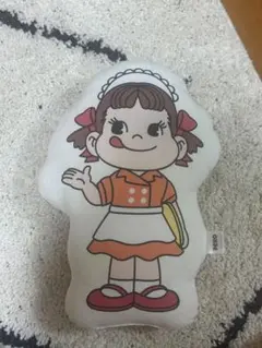ペコちゃん キャラクター抱き枕 ピンクと白のデザイン
