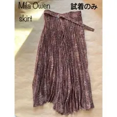 試着のみ　ミラオーウェン　オールシーズン可　ペイズリー柄のプリーツロングスカート