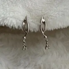 TSUTSUMI スイングピアス シルバーカラー - メルカリ