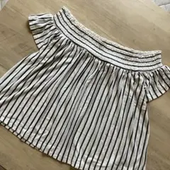 【Americaneagle】オフショルダークロップドTシャツ　ショート丈のサムネイル
