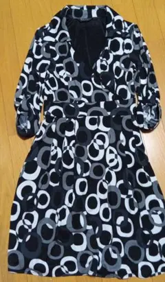 美品　カシュクールワンピース　90年代　モノトーン　７号　襟有り　平成セクシー