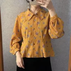 ヴィンテージ 昭和レトロ 古着 ブーケ柄変形襟ブラウス 花柄 オレンジ橙色系のサムネイル