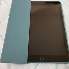 iPad 6 128GB ブルーケース付きのサムネイル