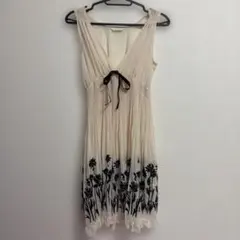 Lest rose アイボリー 花柄 Vネック ノースリーブ ワンピース