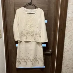 レストローズのアンサンブルスーツのサムネイル