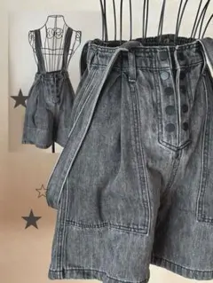 ダークグレー サスペンダー付きショートパンツ　ハーフパンツ　デニム