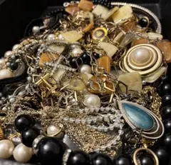 アクセサリー大量まとめ イミテーション ジャンク　遺品整理　生前整理