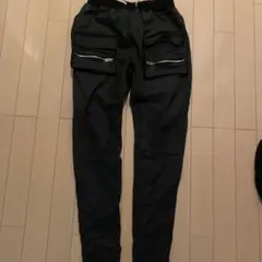 ブラック スキニーパンツ ジッパーポケット付き