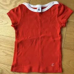 プチバトー赤色トップス
