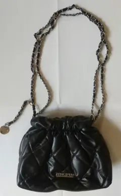 ショルダーバッグ　小さな　キルティング