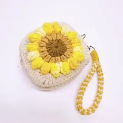 【期間限定値下げ中】ひまわりのかぎ編みポーチ　ストラップ付き　ハンドメイド風雑貨