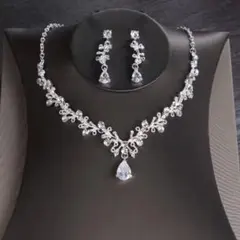 ブライダル　ネックレス ピアス セット