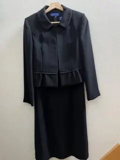 東京ソワール　ブラックペプラムジャケットとワンピースのセット