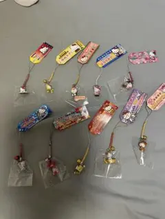 ご当地キティ ストラップ まとめ売り 10点セットW128 - メルカリ