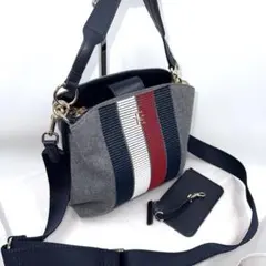 ⭐️美品⭐️ トミーヒルフィガー ショルダーバッグ グレー ストライプ 2WAYのサムネイル