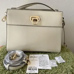 組曲　ハンドバッグ　セレモニー　フォーマル　ショルダー付き　アイボリー