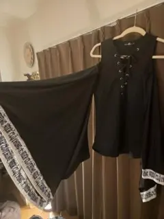 ニーアクロージング　着物袖オープンショルダー編み上げトップス