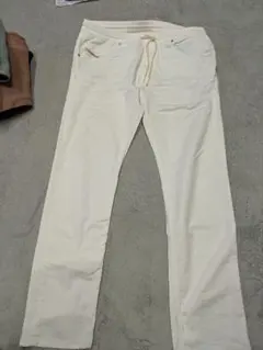 DIESEL　ホワイト ダメージ加工 ストレートデニム