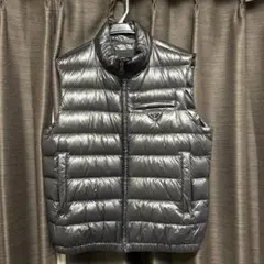 PRADA グレー ダウンベスト