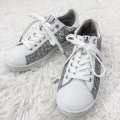 美品✨+diana グリッタースニーカー シルバー レザー ラインストーンのサムネイル