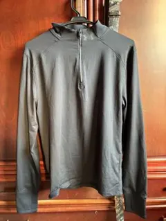 アンダーアーマー　長袖シャツ