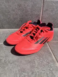 ⭐︎美品⭐︎adidas F50 トレーニングシューズ　23.0センチ　フットサル用