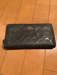 COACH エンボス加工 ブラック長財布