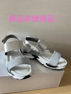 Fin グリッタースポーツサンダル（低反発スポンジ入）