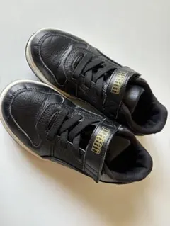 PUMA プーマ キッズ スニーカー 黒 金 20cmのサムネイル