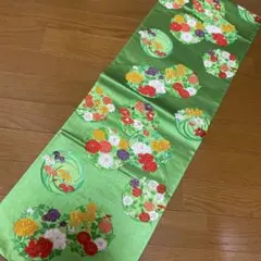 和風テーブルランナー　　９３花柄刺繍グリーン