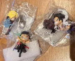 【週末限定価格】即日発送ワンピース　フィギュアキーホルダー　ルフィ　ゾロ　サンジ