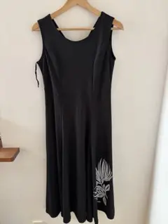 フラダンス　ブラックドレス 花柄プリント　Sサイズ相当