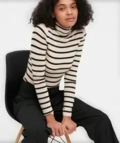 ユニクロ エクストラファインメリノリブタートルネックセーター M