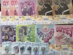 ワンピース1番くじ クリアファイル９枚とキーホルダー6個