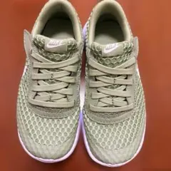 NIKE キッズ スニーカー ライトグリーン メッシュ　18cmのサムネイル