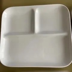 ★最終価格★ ホワイトの仕切り皿4枚セット