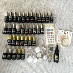 【まとめ売り】セリアジェルネイル　34本+ネイルパーツ・シール+ブラシクリーナー