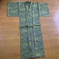 着物　黒　濃い緑　黄緑　植物柄　上品　豪華　シック　気品