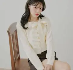 【SALON by Chico/4色展開】フロントリボンパールフリルトップス