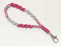 ハンドメイド　スマホストラップ　ネックストラップ　ピンク・シルバー
