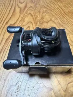 Abu Garcia ROXANI BF8 ベイトリール 本体のサムネイル