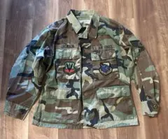 韓国空軍憲兵レンジャー 蛙迷彩戦闘服上衣 徽章多数 XL 実物中古 韓国空軍憲兵レンジャー 蛙迷彩戦闘服上衣 徽章多数 XL 実物中古