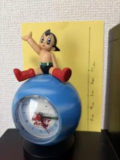 [レア] 鉄腕アトム　フィギュア　時計　レトロ ⭐︎お値下げしました⭐︎ ジャンク品】鉄腕アトム 置時計 青 昭和レトロ - メルカリ