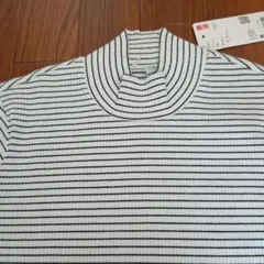 ユニクロ　リブハイネックTシャツ